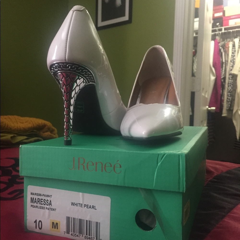 Heels (pumps)